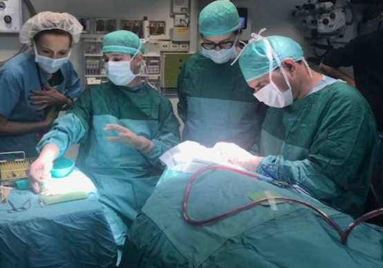 Израильские врачи восстановили зрение слепой пациентке, пересадив ей зуб в глаз 