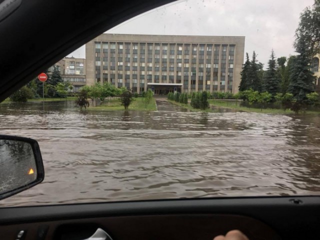 Последствия дождика в Чернигове