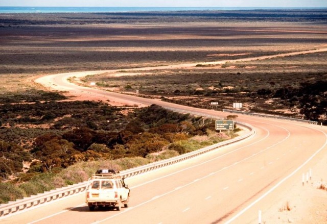 Шоссе Эйр - самая прямая и длинная дорога в мире
