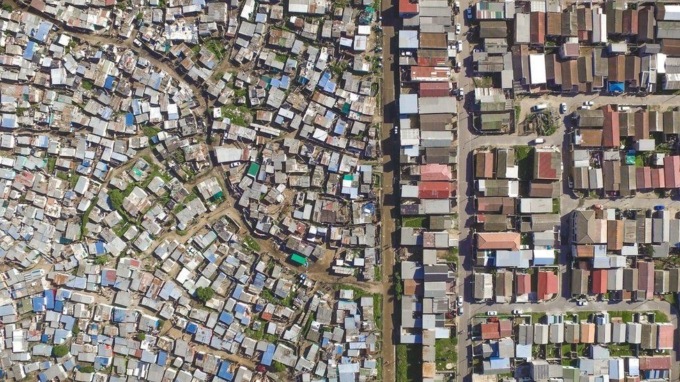 Богатые и бедные кварталы Африки, Мексики и Индии с высоты птичьего полёта