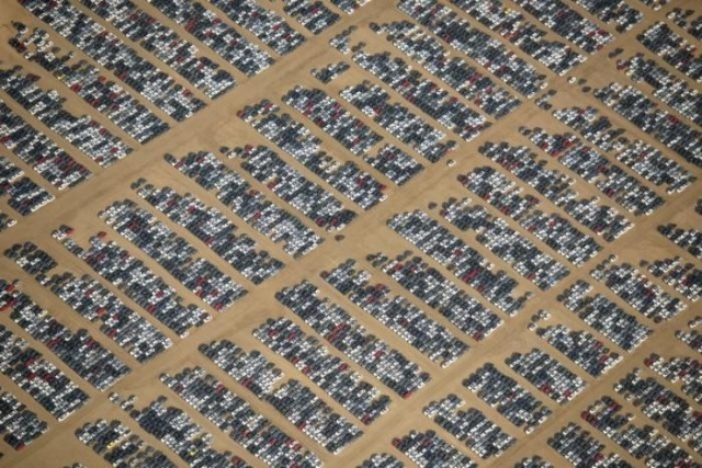"Кладбище" автомобилей и самолетов в калифорнийской пустыне