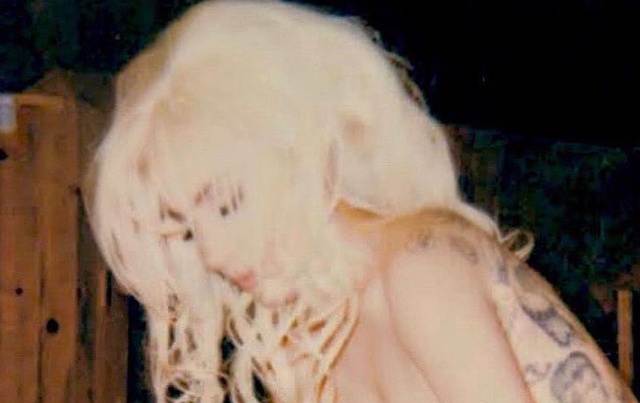 Леди Гага опубликовала в сети свои обнаженные фотографии