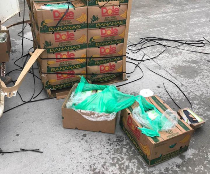 Техасской тюрьме пожертвовали 45 ящиков бананов. Охрана нашла в них кокаин на 18 миллионов долларов