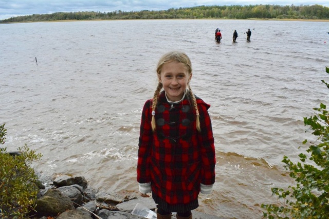 Девочка из Швеции нашла старинную реликвию на озере