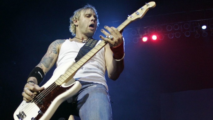 Сооснователя рок-группы 3 Doors Down приговорили к 10 годам тюрьмы. Он хранил дома оружие