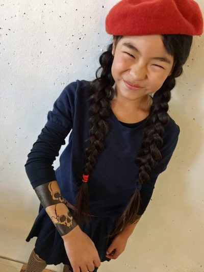 Вот уже три года 9-летняя японка делает татуировки. И у неё даже есть свои клиенты!