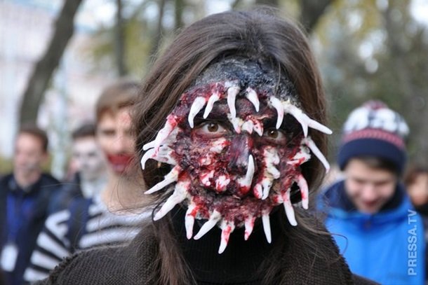 Парад "зомби" в Киеве в честь Хеллоуина (18 фото + видео)