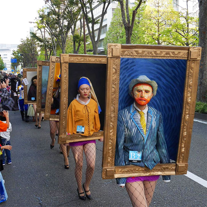 Японские студенты-художники переоделись в знаменитые картины на Хэллоувин