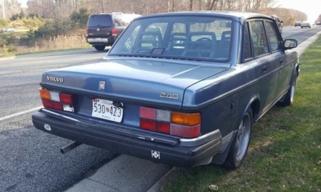 Последствия столкновения Volvo из 80-х годов с современной Kia