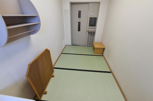 Как выглядит камера в обычной токийской тюрьме 