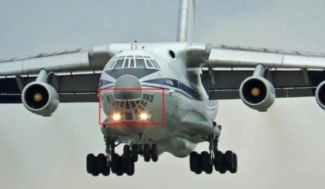 Для чего транспортному самолету ИЛ-76 нужно остекление кабины снизу? 