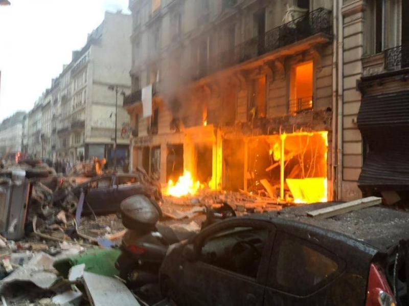 В булочной в центре Парижа произошел взрыв. Есть пострадавшие