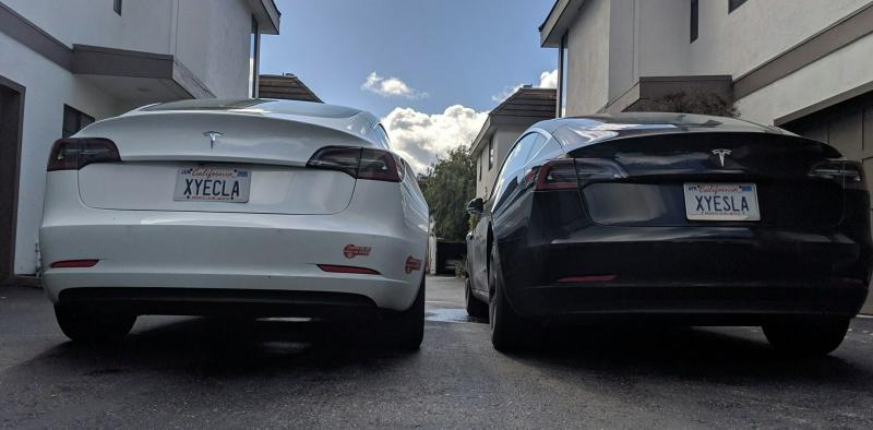 В Калифорнии водителя Tesla попросили заменить номер «XYECLA». Полиция назвала это вульгарным