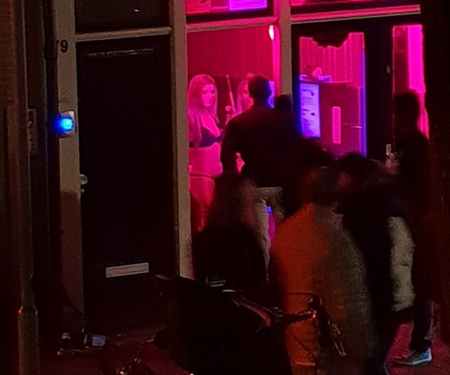 Мэр Амстердама собирается реформировать квартал Красных фонарей