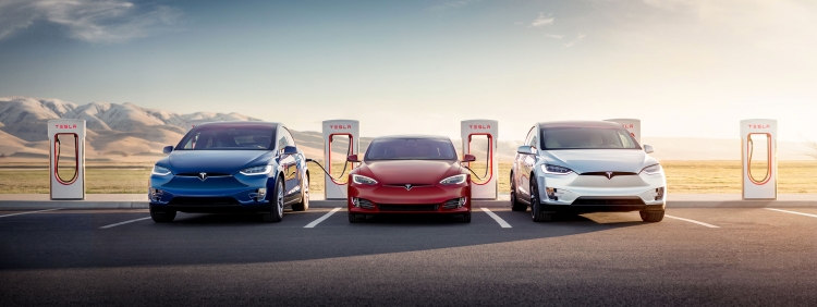 Новые зарядные станции от Tesla: заряжают батарею на 120 км хода за 5 мин