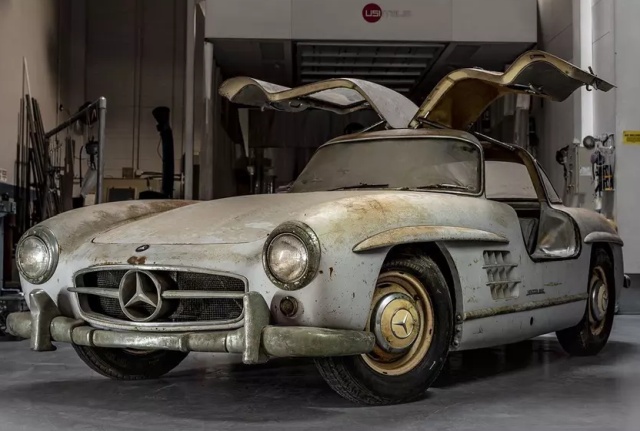 Уникальный Mercedes-Benz 300SL Gullwing, который простоял в гараже 60 лет