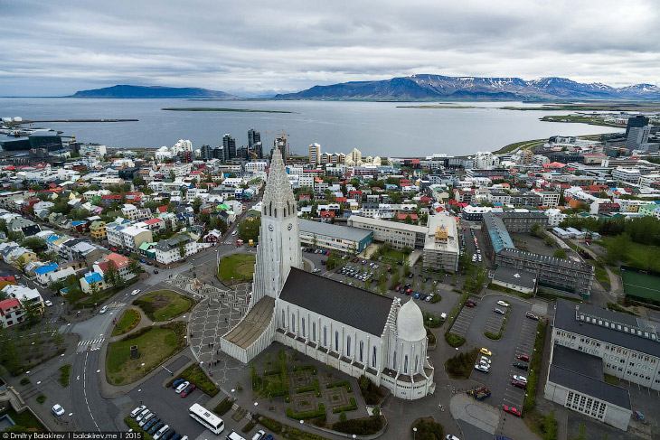 Исландия принимает декларацию: все религии являются оружием массового поражения.