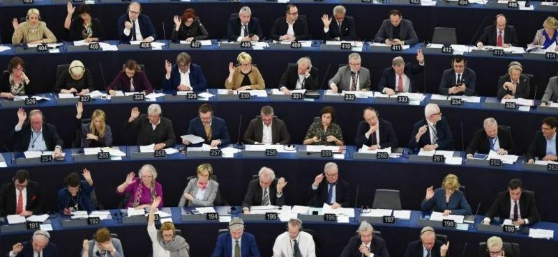 10 депутатов ЕС по ошибке поддержали реформу копирайта. Их голосов хватило бы для отмены статьи о «фильтре» контента