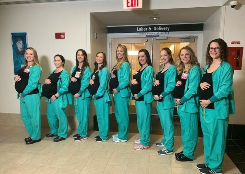 Девять медсестёр роддома одновременно забеременели 