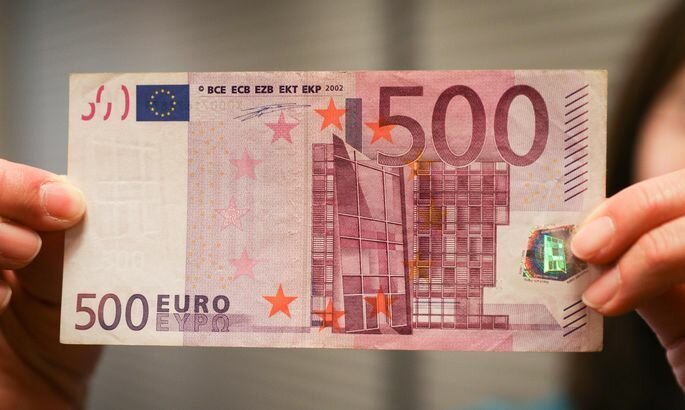 Евросоюз отказывается от купюр в 500 евро из соображений безопасности