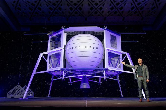 Миллиардер Джефф Безос представил модель космического корабля для полетов на Луну