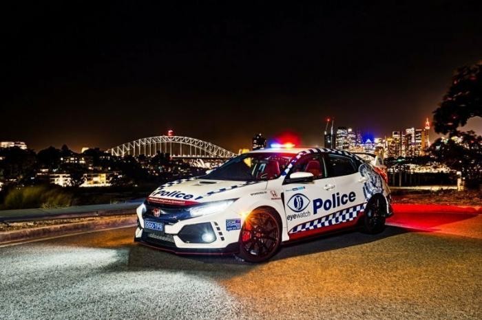 На чём ездит полиция Австралии