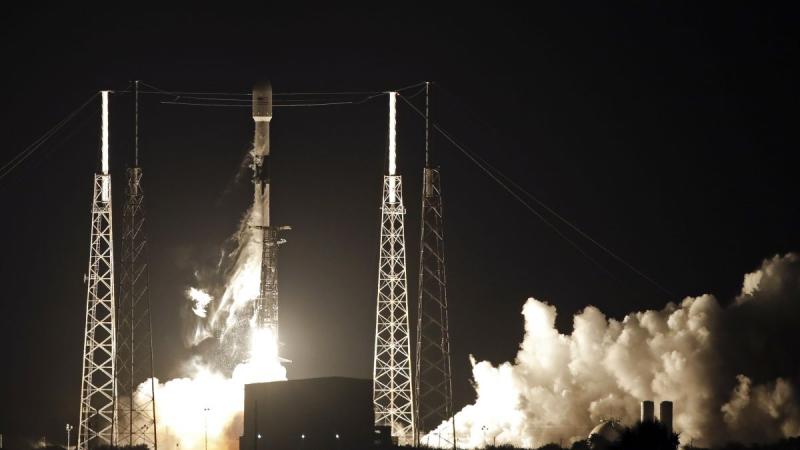 SpaceX успешно вывела на орбиту первые 60 спутников системы глобального интернета Starlink 