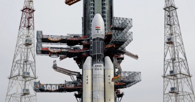 Индия успешно запустила к Луне исследовательскую станцию "Чандраян-2" и ровер Pragyaan