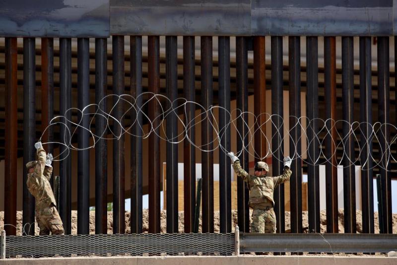 Верховный суд США разрешил потратить деньги Пентагона на строительство стены на границе с Мексикой