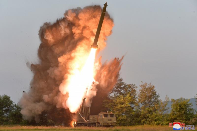 Новые испытания северокорейского "сверхкрупного реактивного орудия"