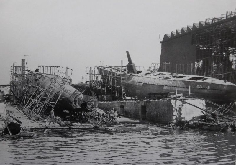 Недостроенные подводные лодки С-36 и С-37 на верфи в Николаеве, захваченные немецкими войсками