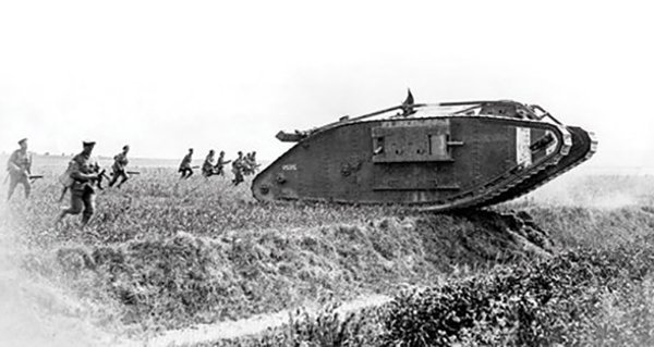 15 сентября 1916 года состоялось первое применение танков на поле боя