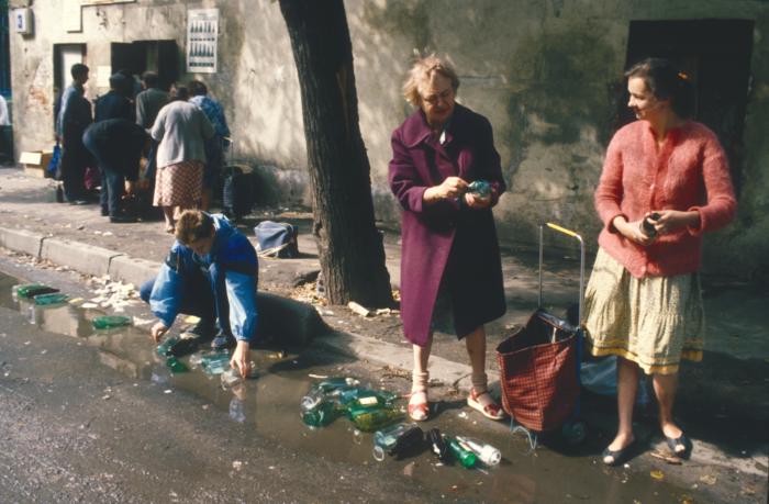 Пункт сбора стеклотары, 1970–е, СССР, Москва