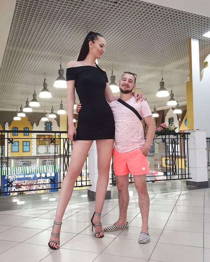 Российская профессиональная баскетболистка Екатерина Лисина с мужем