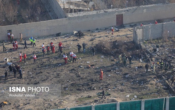Украинский самолет со 180 пассажирами разбился в Тегеране