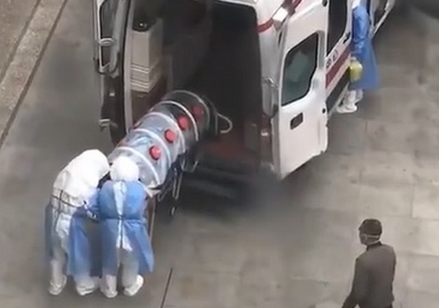 Эпидемия нового коронавируса в Китае, который может передаваться от человека к человеку