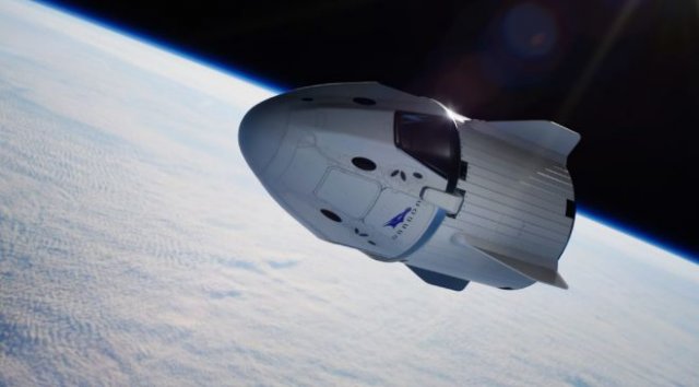SpaceX и Space Adventures начнут устраивать туристические полеты на орбиту Земли