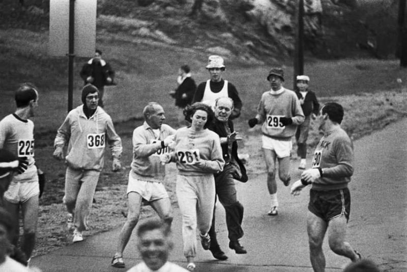 Кэтрин Швейцер на Бостонском марафоне, 1967 год
