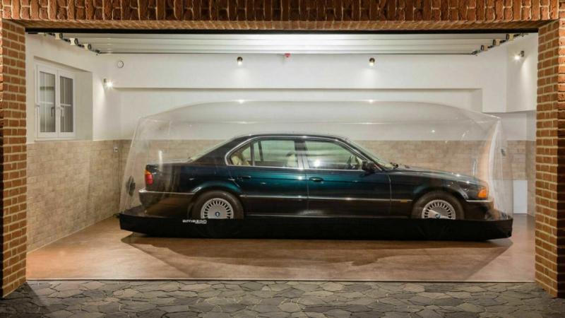 Поляк продает BMW E38, которую 20 лет хранил под пластиковым колпаком