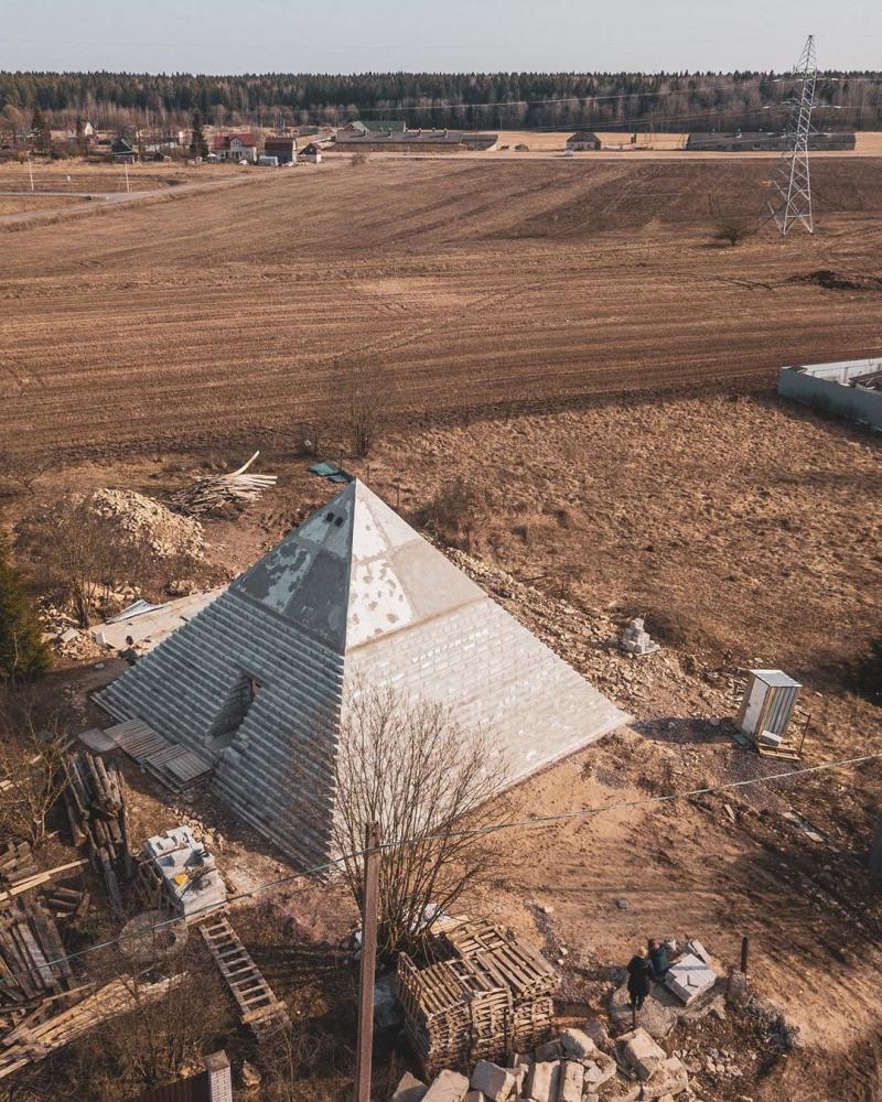 Точная копия пирамиды Хеопса в российской глубинке