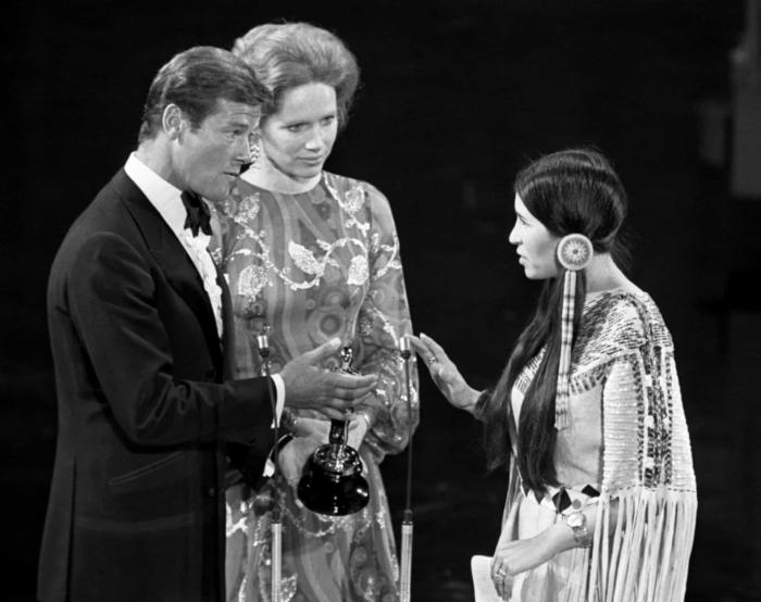 Сачин "Маленькое Перо" отказывается от премии Оскар, 1973 год, США