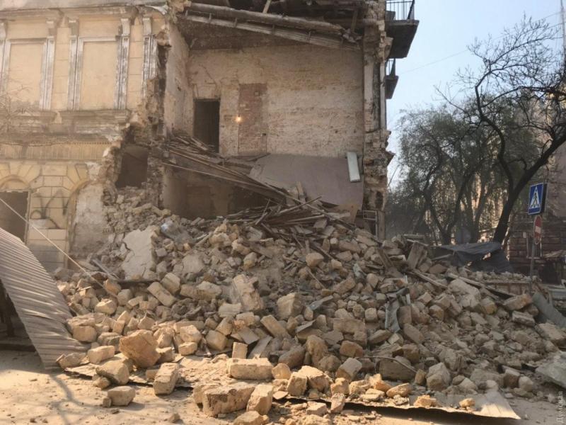 В Одессе упал дом