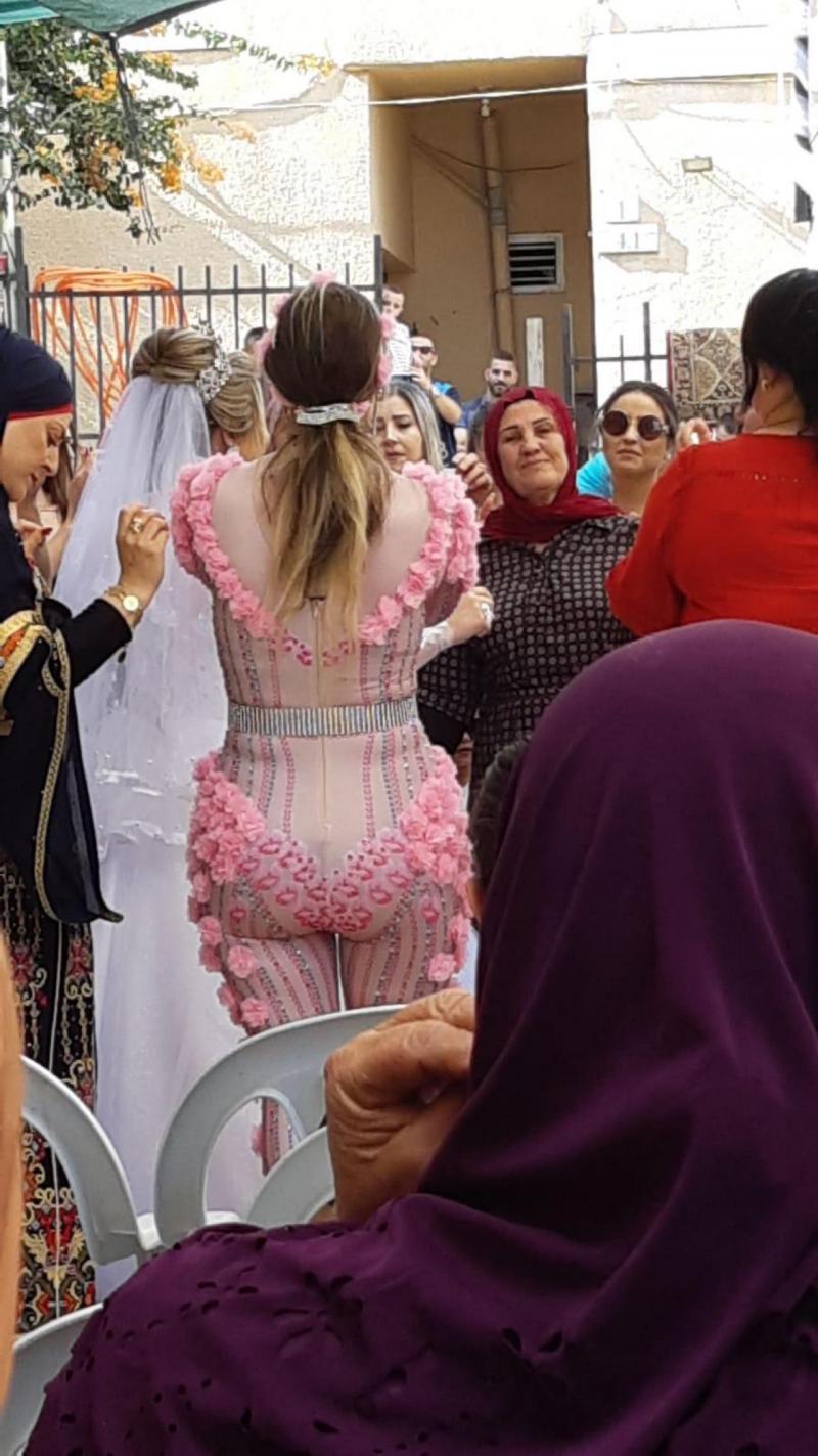 Подружка невесты на турецкой свадьбе