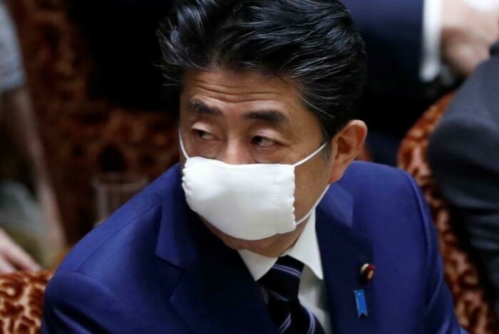 Премьер-министр Японии продлит чрезвычайное положение до 31 мая