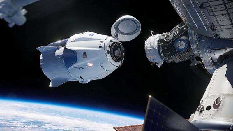 Компания «SpaceX» сегодня проводит первый пилотируемый запуск своего корабля «Crew Dragon»