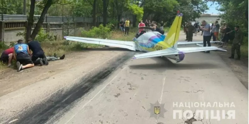 Самолет Y1 «Дельфин» Одесского авиационного завода упал на гипермаркет, оба пилота погибли