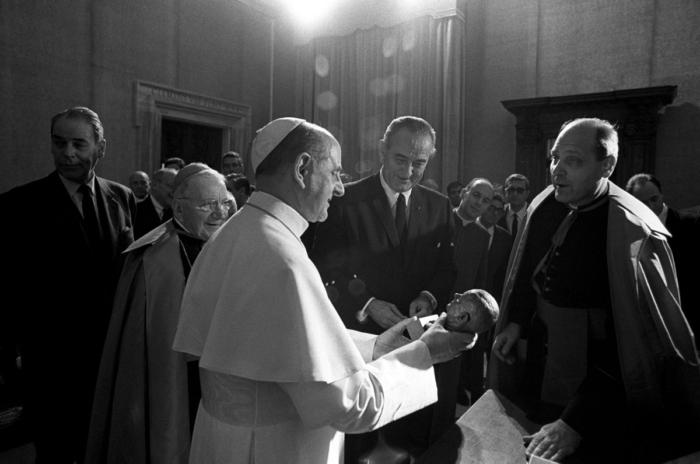 Один из самых неловких обменов подарками в истории, 1967 год, Ватикан