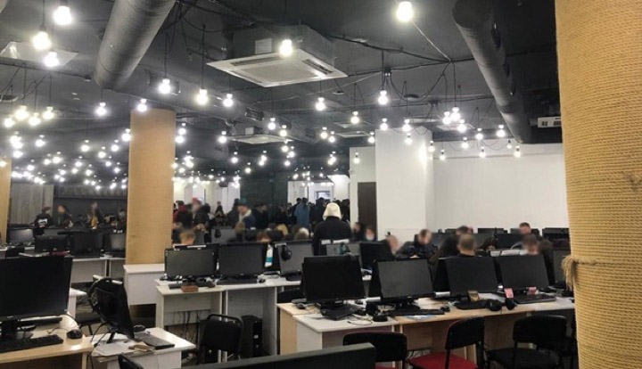 Мега call-центр накрыли в Киеве