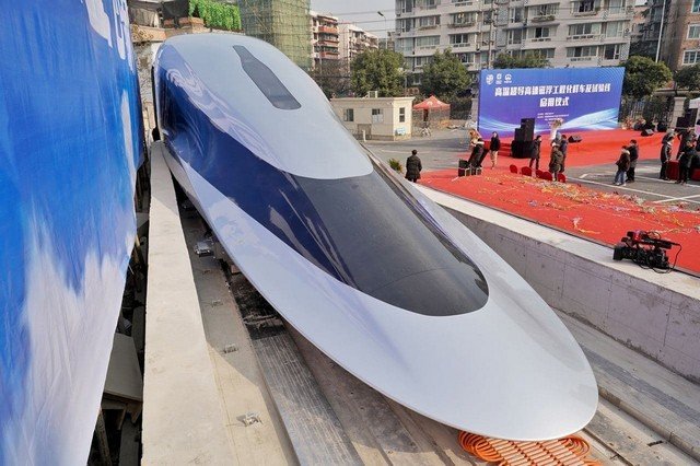 В Китае начались испытания супербыстрого поезда на магнитной подушке - он может достичь 620 км/ч
