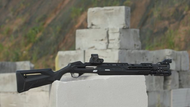 Оружие для хипстеров: "Калашников" показал новое smart-ружье МР-155 Ultima
